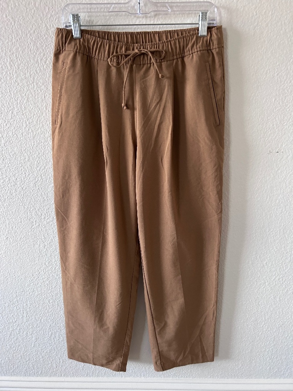 Beige Casual Pants Size Medium by Old Navy